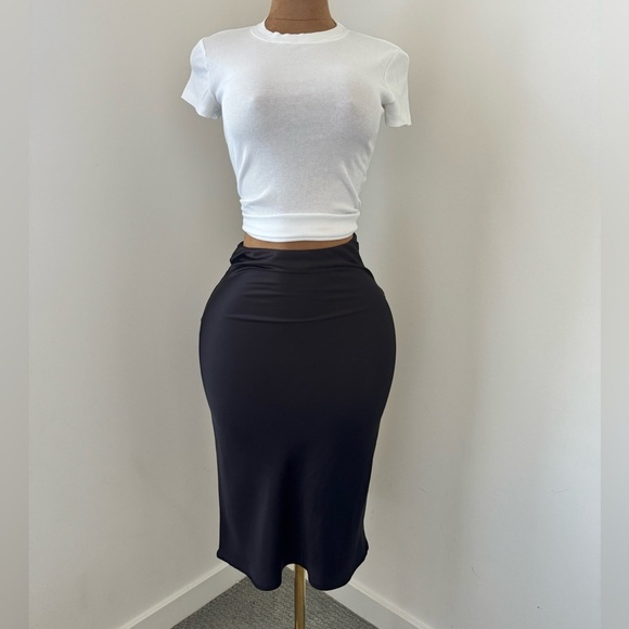 H&M Dresses & Skirts - H&M Black Midi Satin Skirt with Zipper